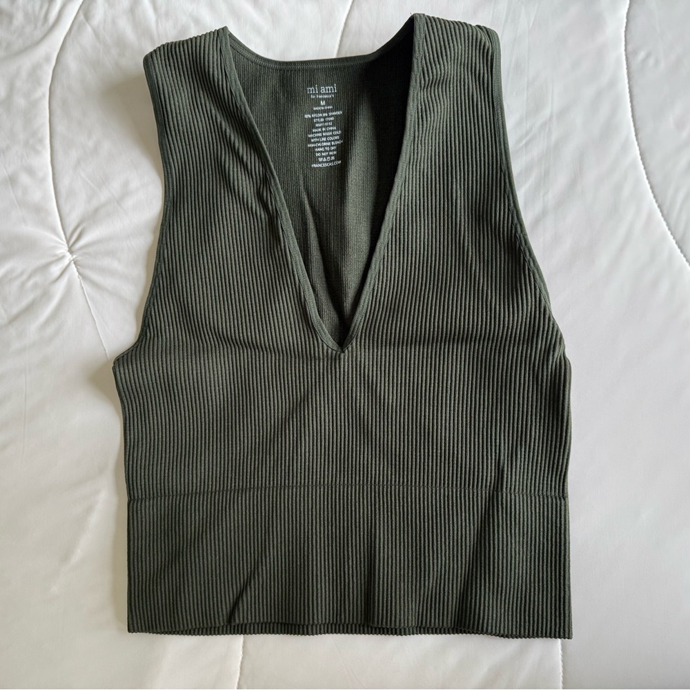 NWOT Francesca’s Ribbed Olive Green Sleeveless Top Size M